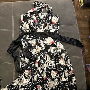 White House Black Market Floral Maxi Dress
